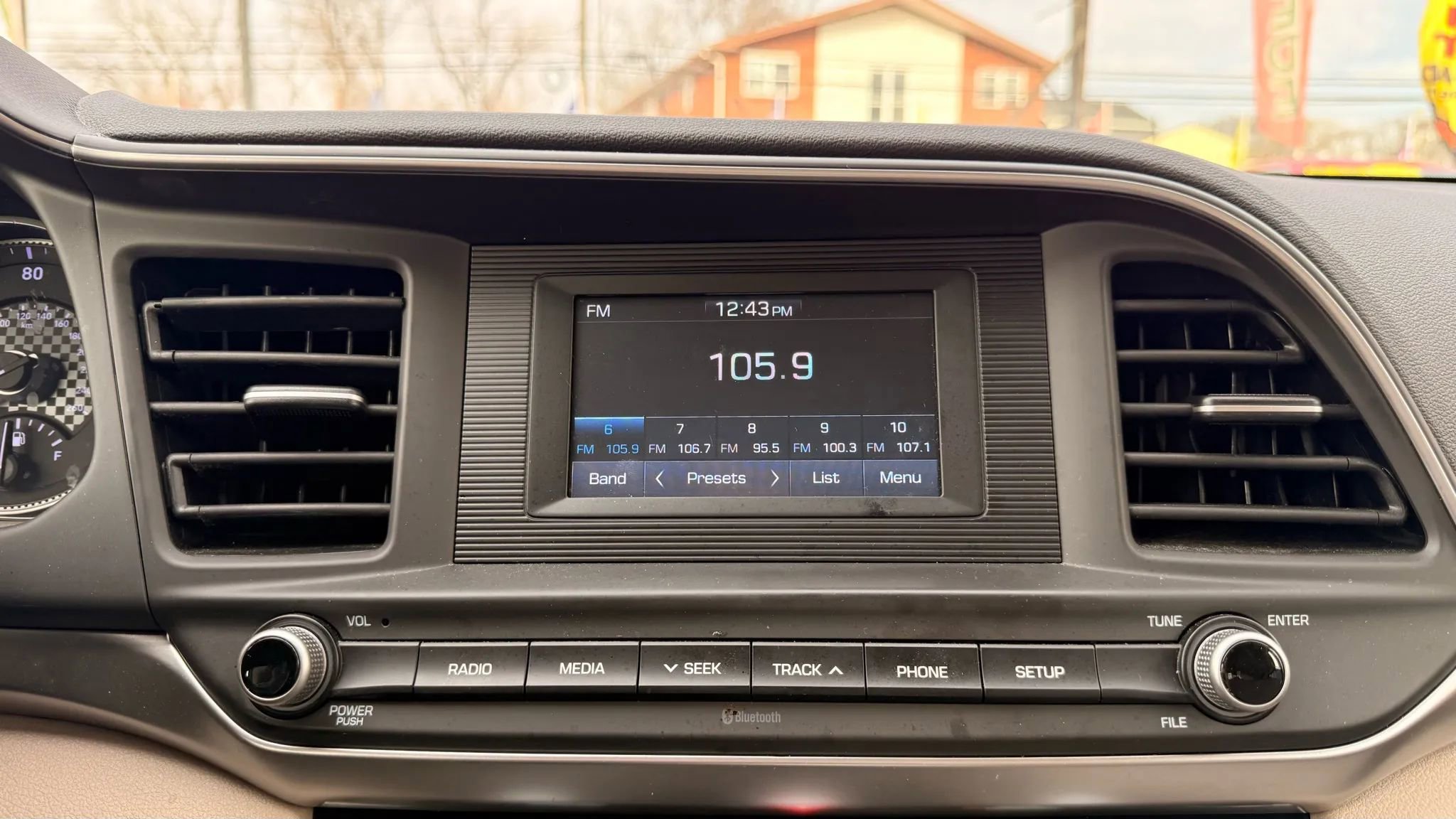 Used 2020 Hyundai Elantra SE image 27