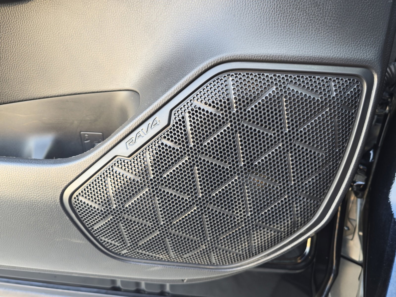 Used 2023 Toyota RAV4 LE image 20