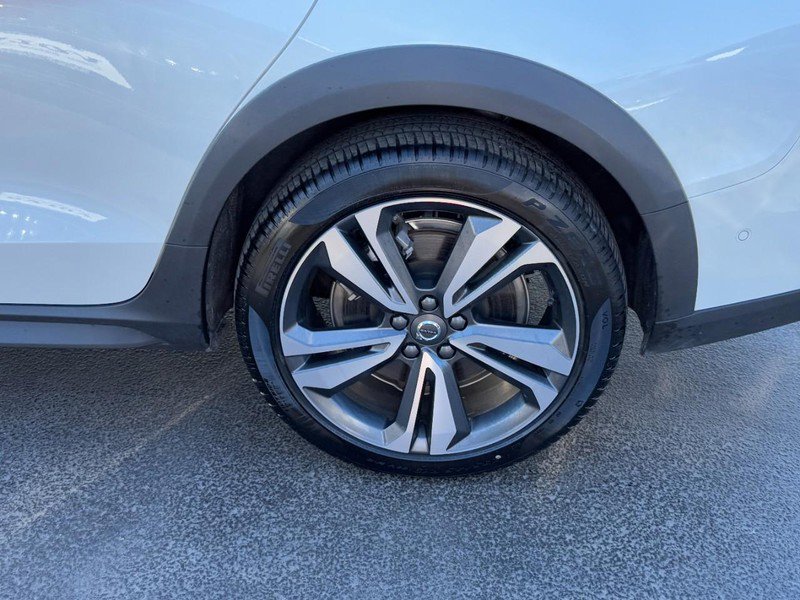 Certified 2025 Volvo V60 B5 Cross Country Plus image 8