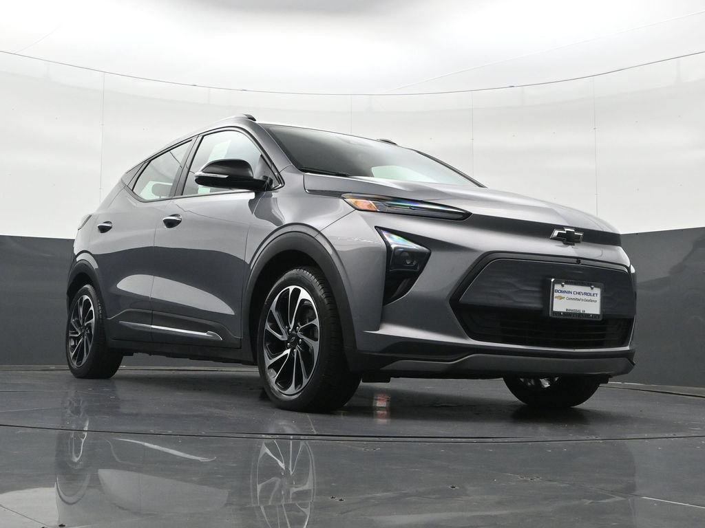 Certified 2023 Chevrolet Bolt EUV Premier w/ Sun & Sound Package FWD image 36