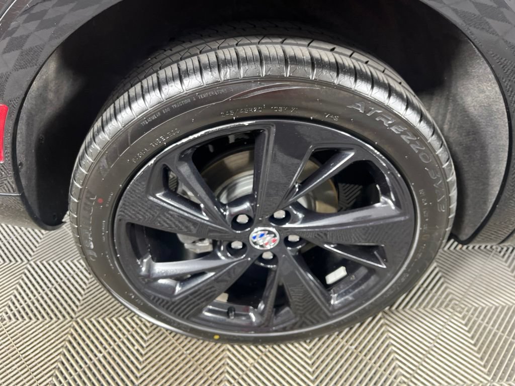Certified 2022 Buick Envision Essence w/ Technology Package I FWD image 12