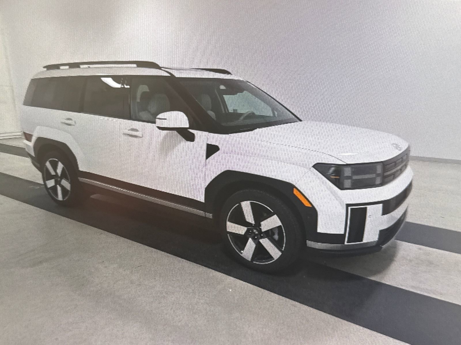 Used 2025 Hyundai Santa Fe Limited image 4