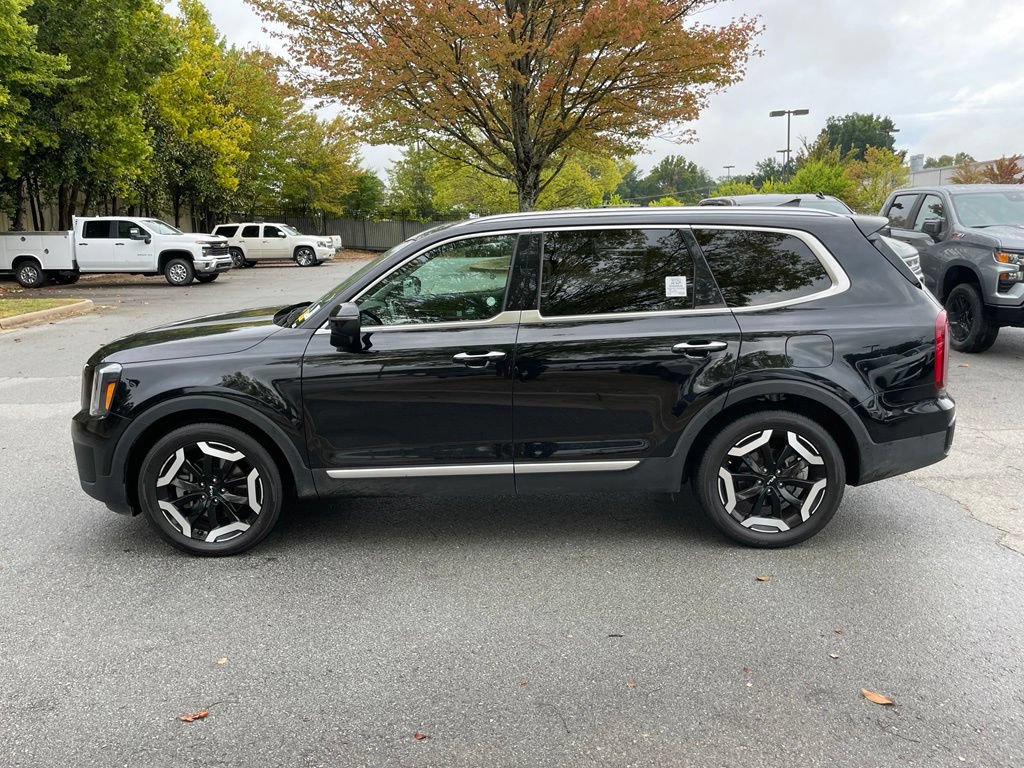 Used 2025 Kia Telluride S AWD/4WD image 4