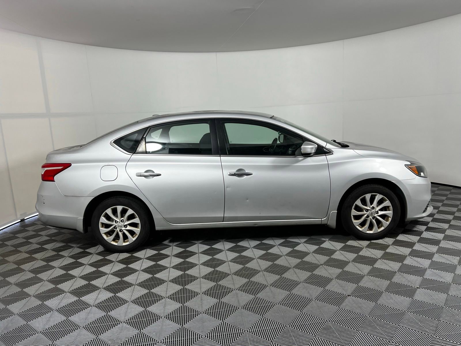 Used 2019 Nissan Sentra SV FWD image 4