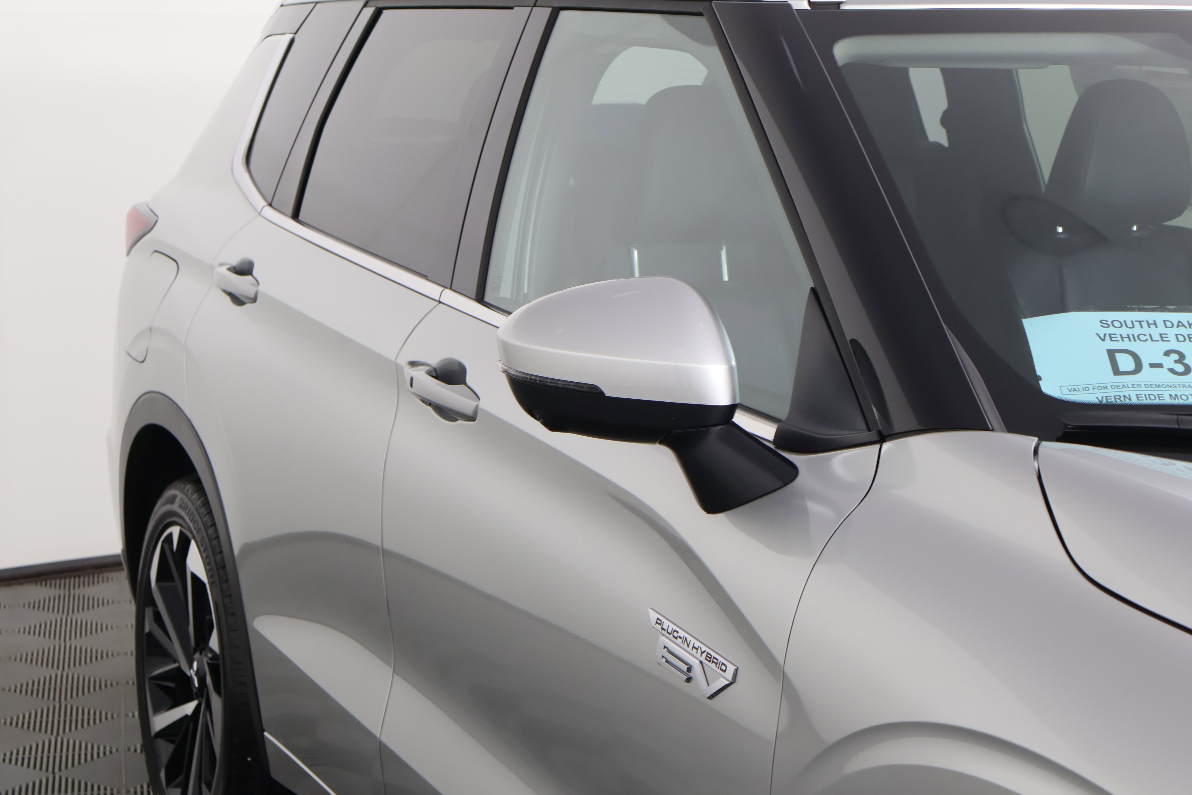 Used 2024 Mitsubishi Outlander SEL image 14