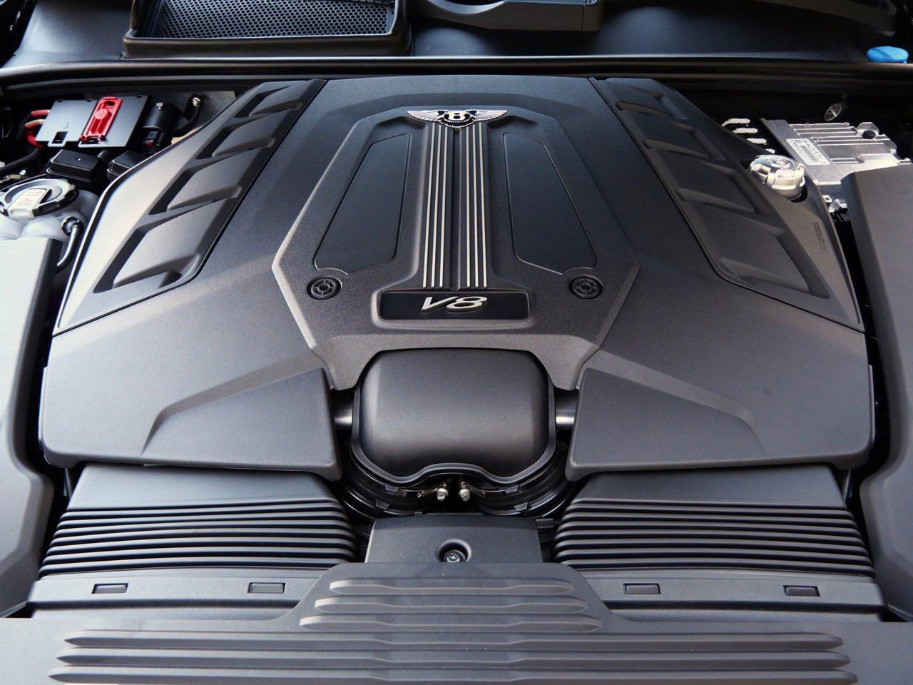 Used 2025 Bentley Bentayga Extended Wheelbase AWD/4WD image 31