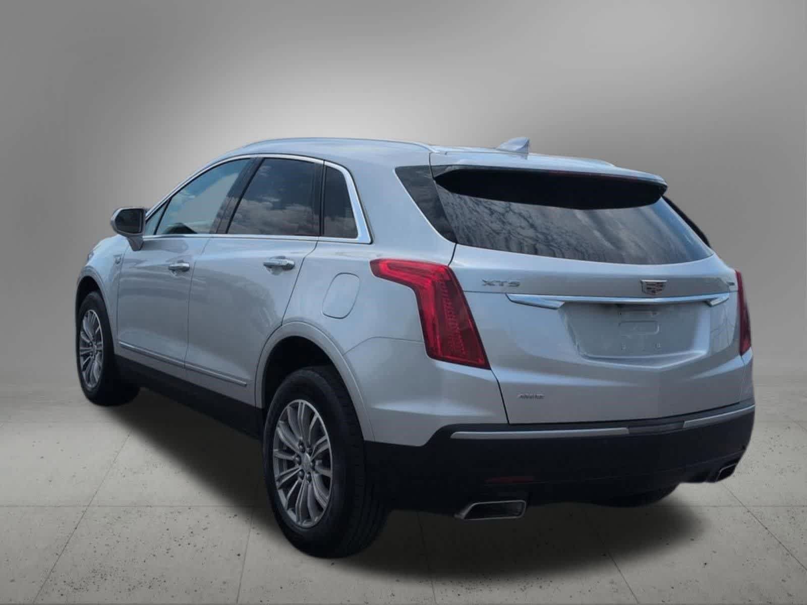 Used 2018 Cadillac XT5 Luxury AWD/4WD image 4