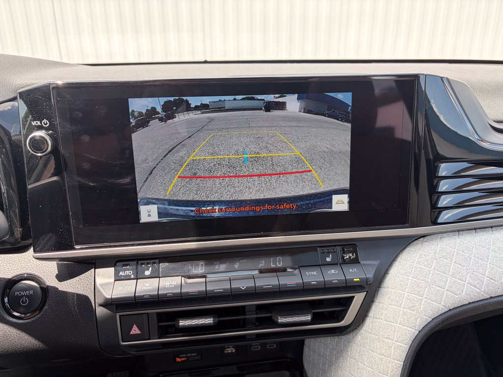 Used 2025 Toyota Camry XLE AWD/4WD image 41
