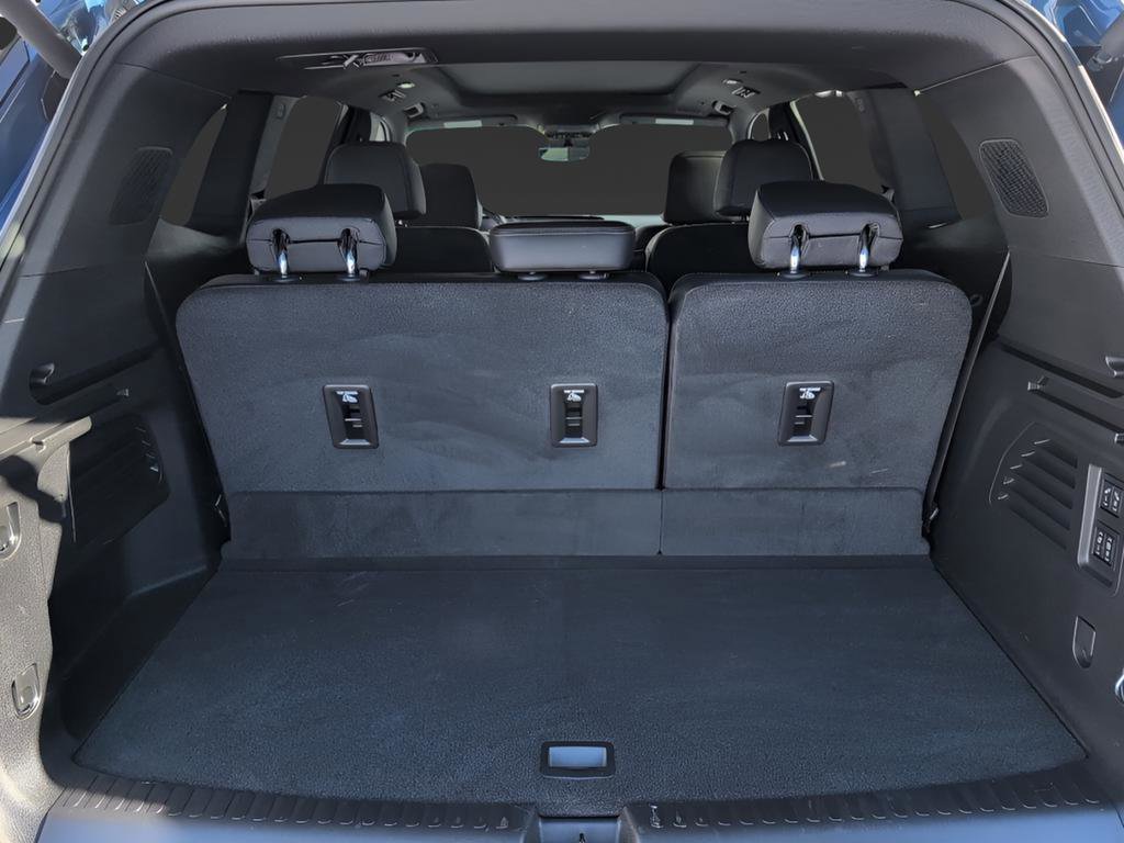 Used 2025 Buick Enclave Avenir w/ Super Cruise Package image 17