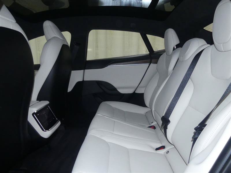 Used 2022 Tesla Model S AWD/4WD image 19
