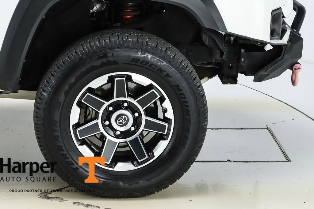 Used 2018 Toyota Tacoma TRD Off-Road image 51