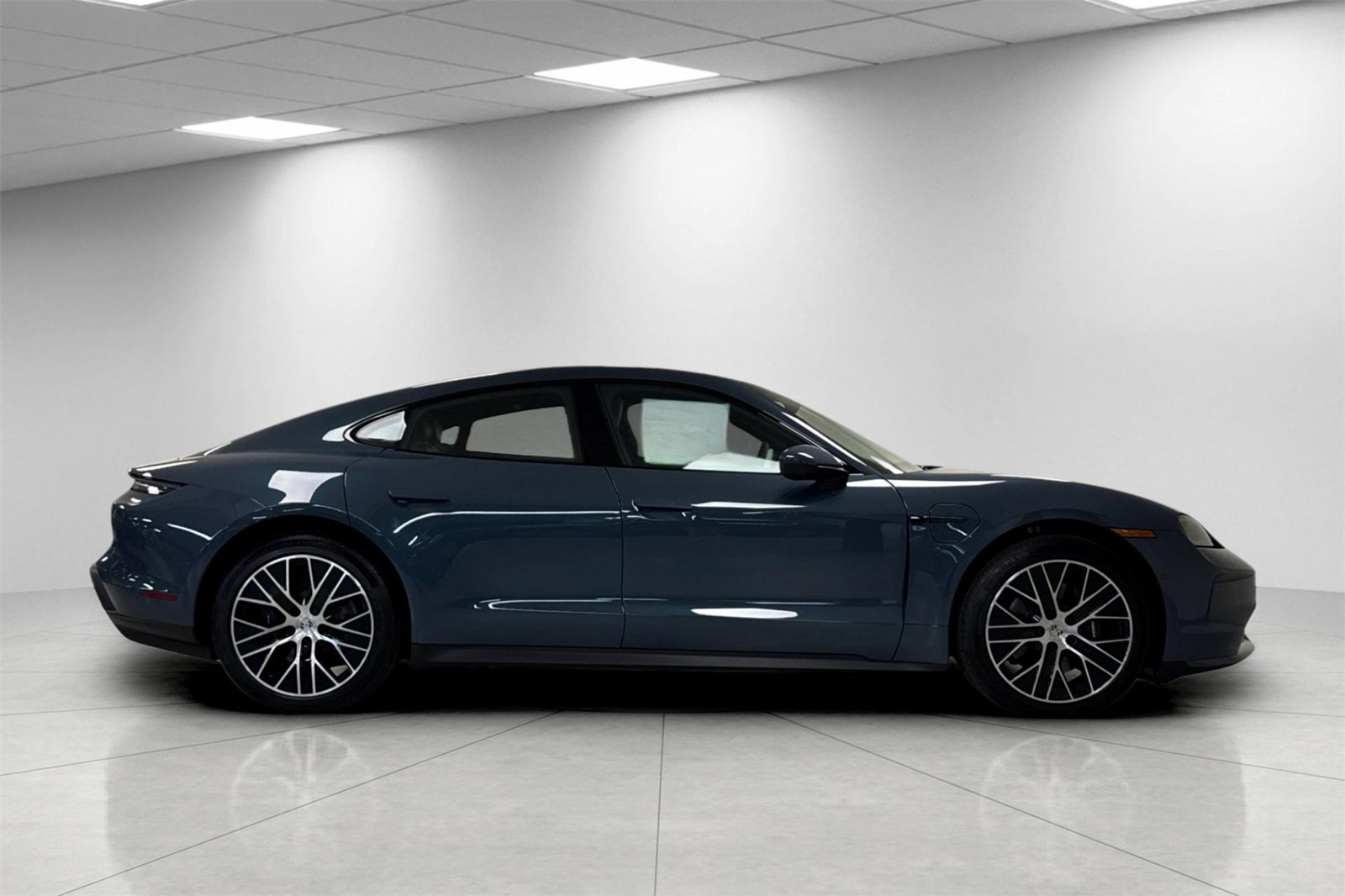 New 2025 Porsche Taycan image 9