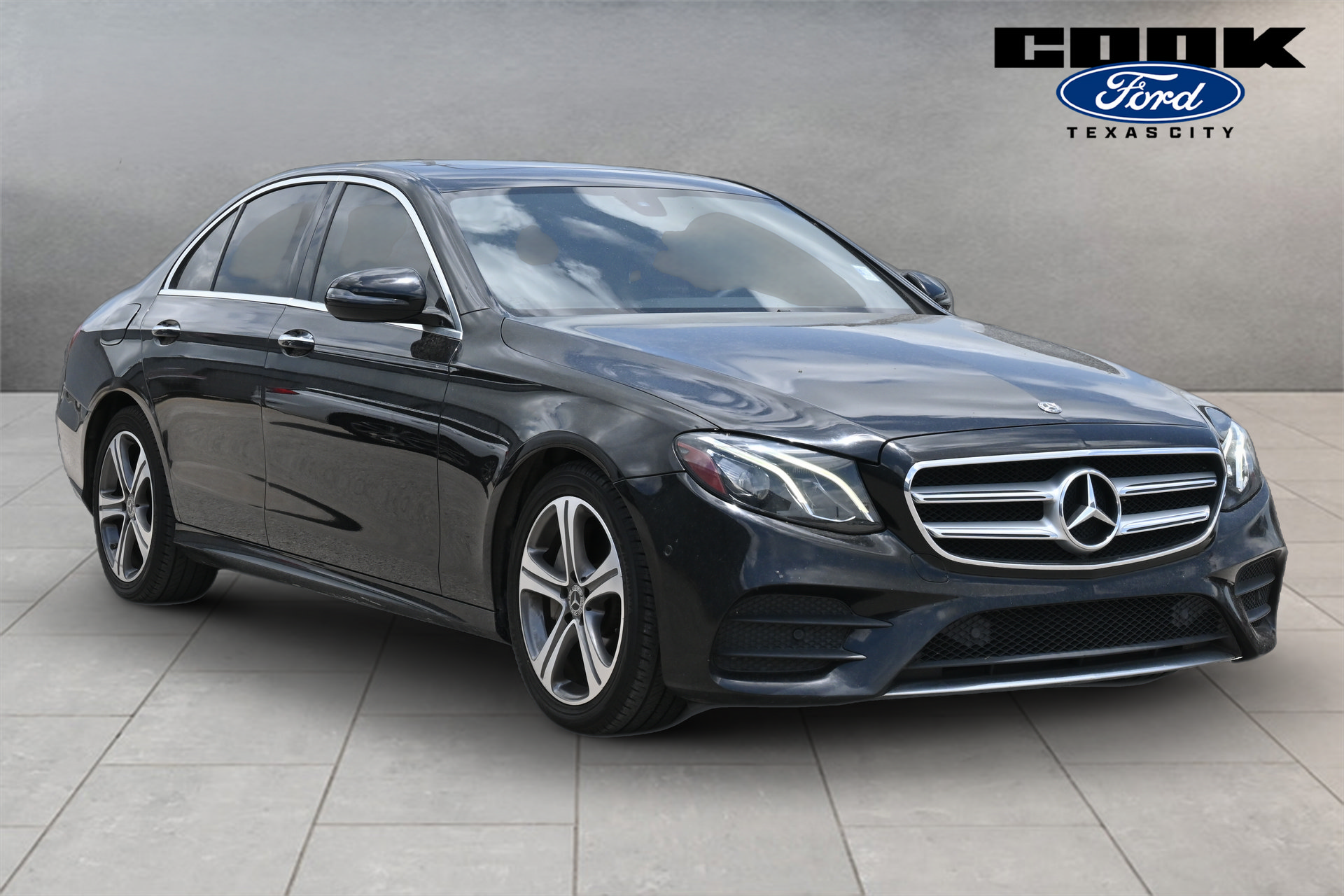 Used 2017 Mercedes-Benz E 300 image 2