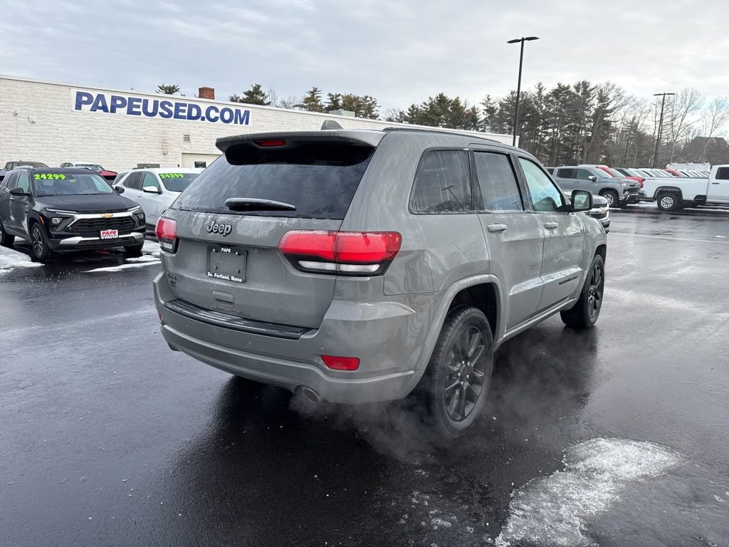 Used 2020 Jeep Grand Cherokee Altitude image 3