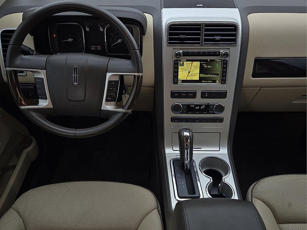 Used 2010 Lincoln MKX Base image 11