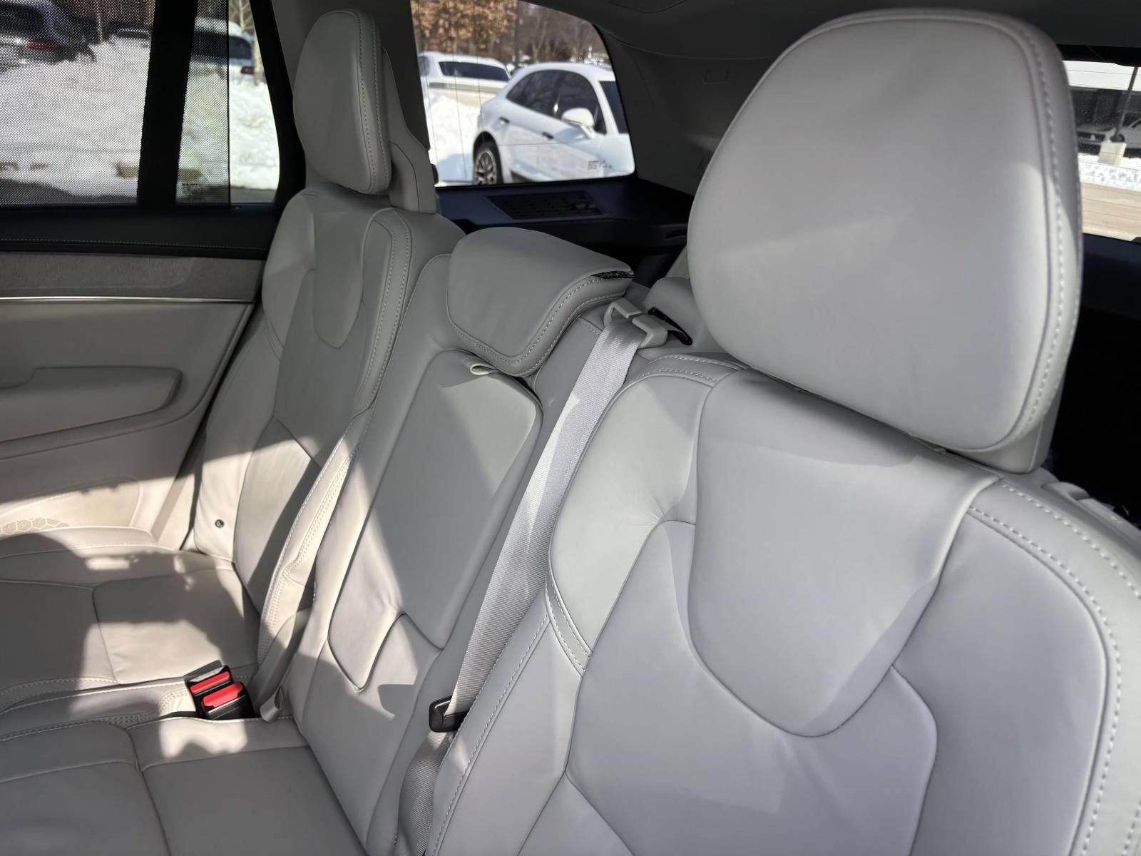 New 2026 Volvo XC90 T8 Ultra w/ Protection Package Premier AWD/4WD image 25