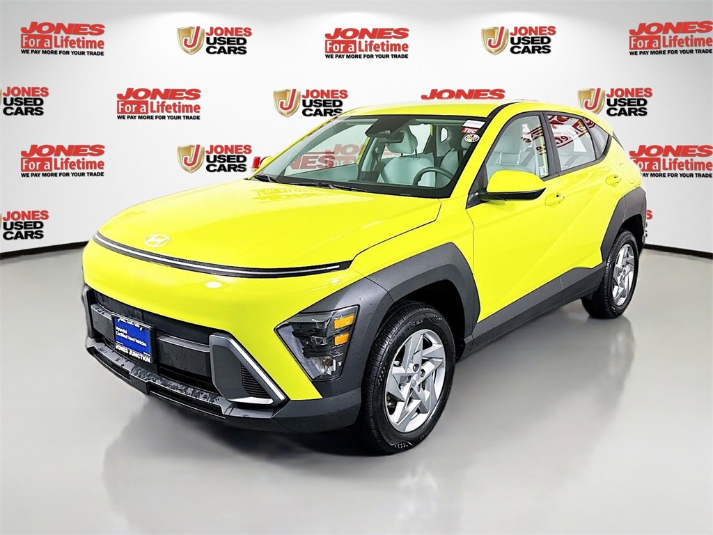 Certified 2025 Hyundai Kona SE image 12