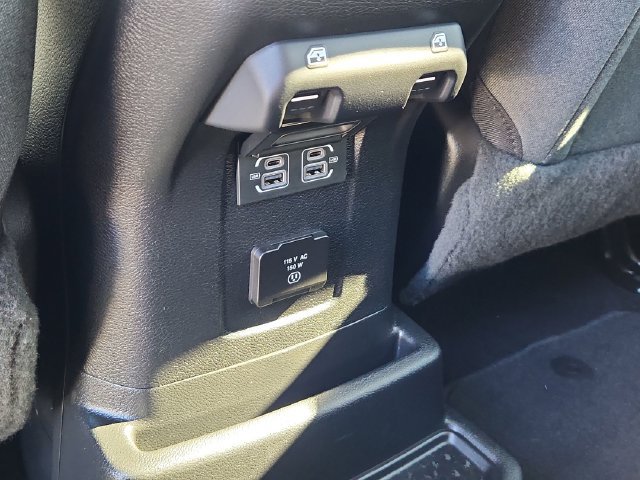Used 2025 Jeep Wrangler Unlimited Sahara AWD/4WD image 28