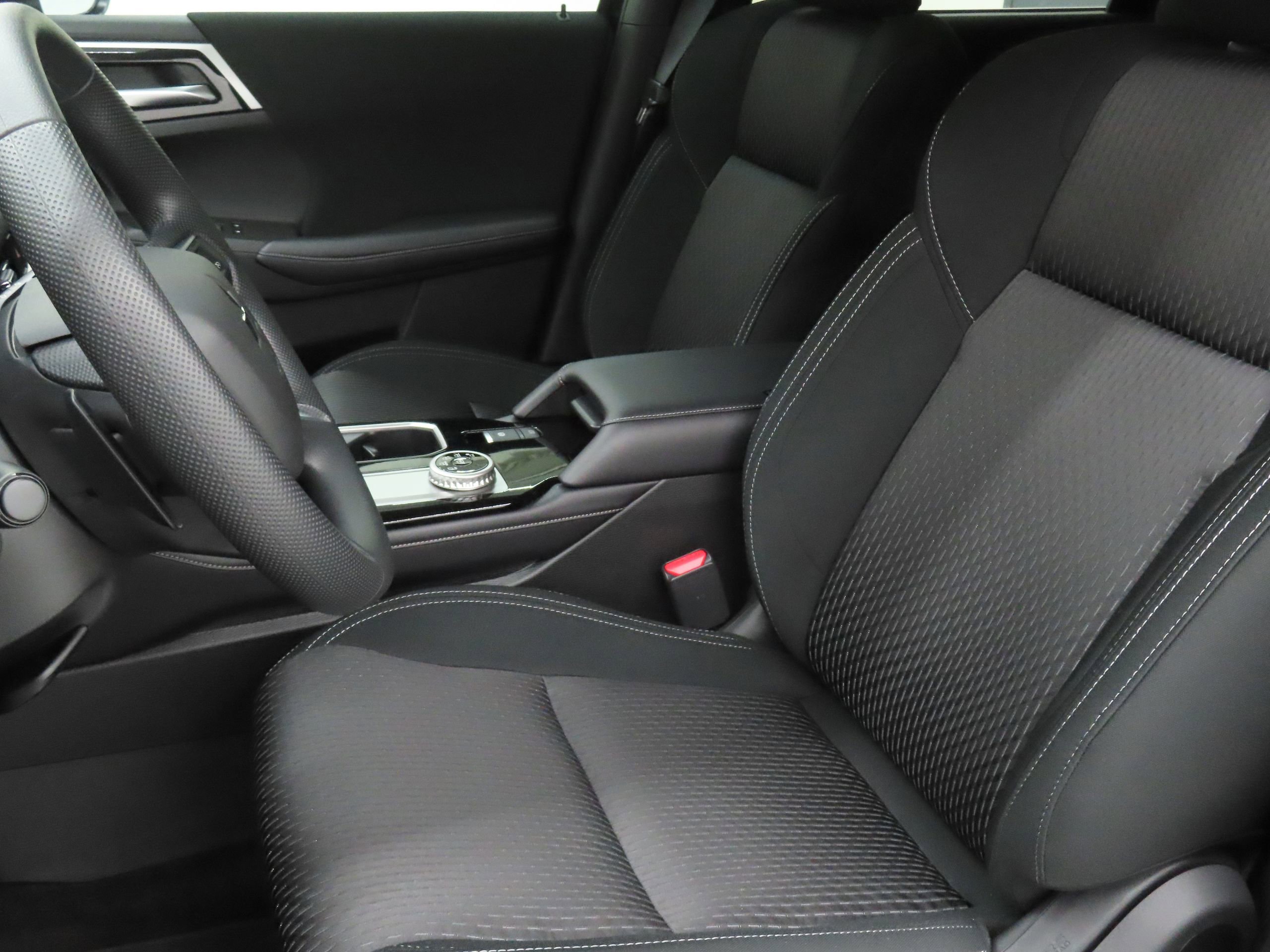 New 2026 Mitsubishi Outlander ES image 10
