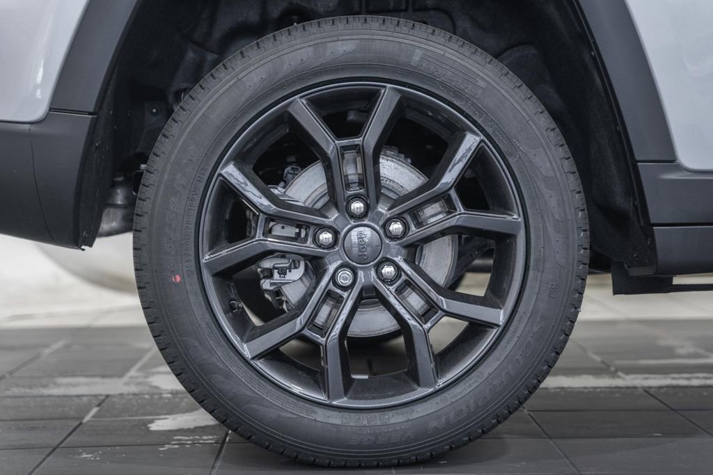 New 2025 Jeep Grand Cherokee Limited image 18