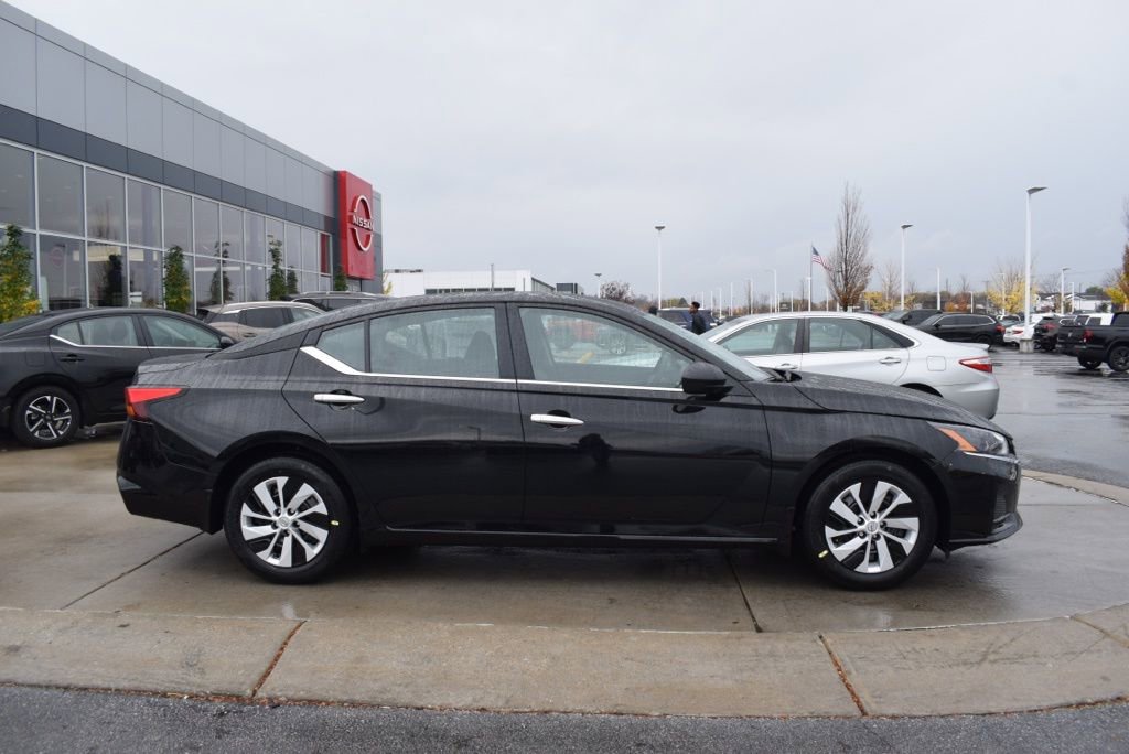 New 2025 Nissan Altima 2.5 S image 3