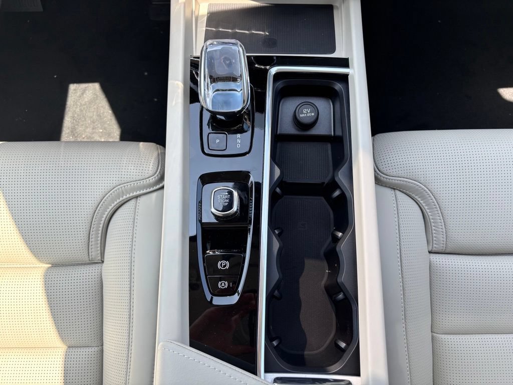 New 2026 Volvo XC60 T8 Ultra w/ Climate Package AWD/4WD image 14