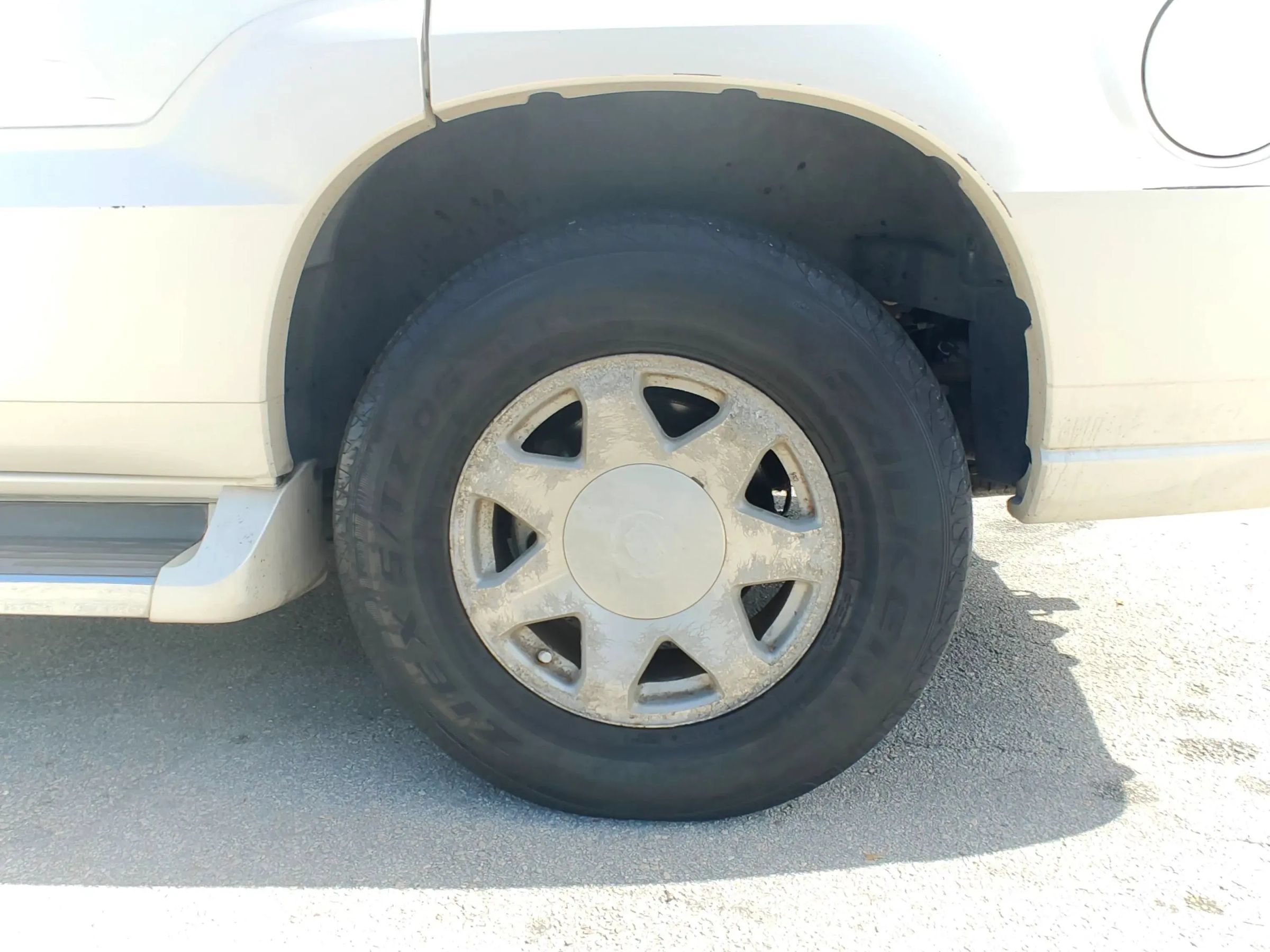 Used 2005 Cadillac Escalade 2WD image 31