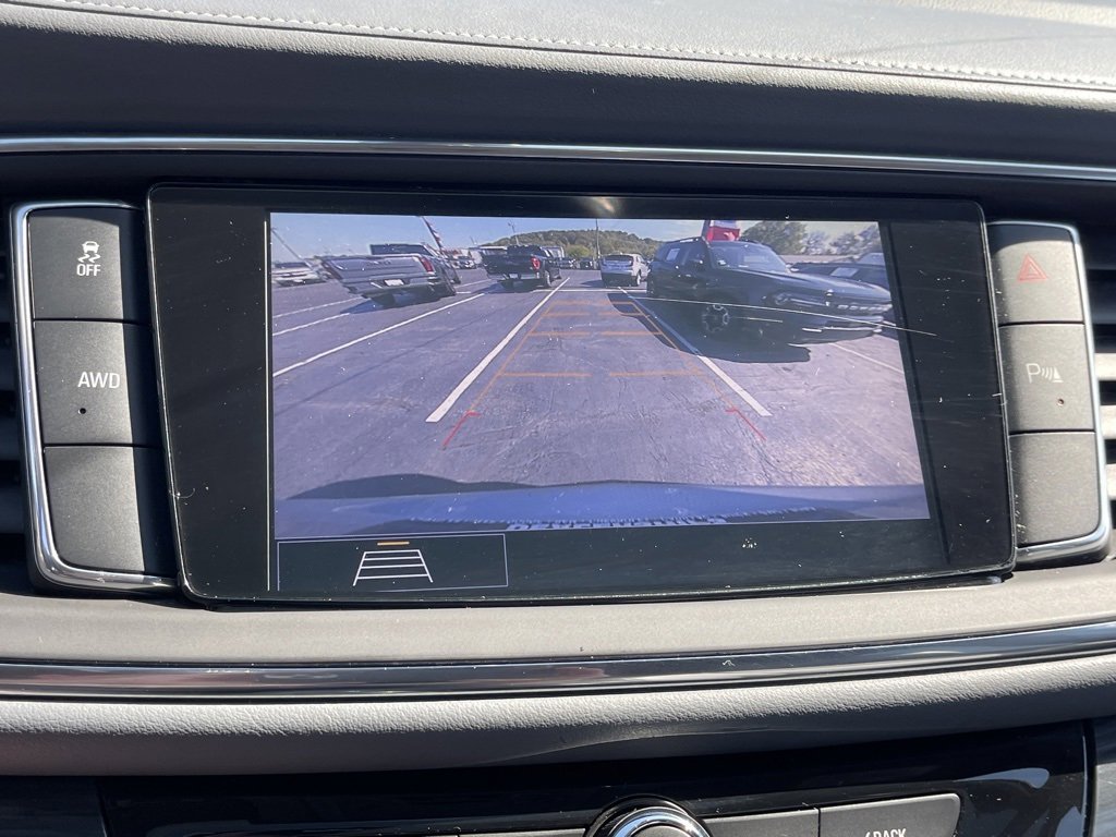 Used 2021 Buick Enclave Essence image 27