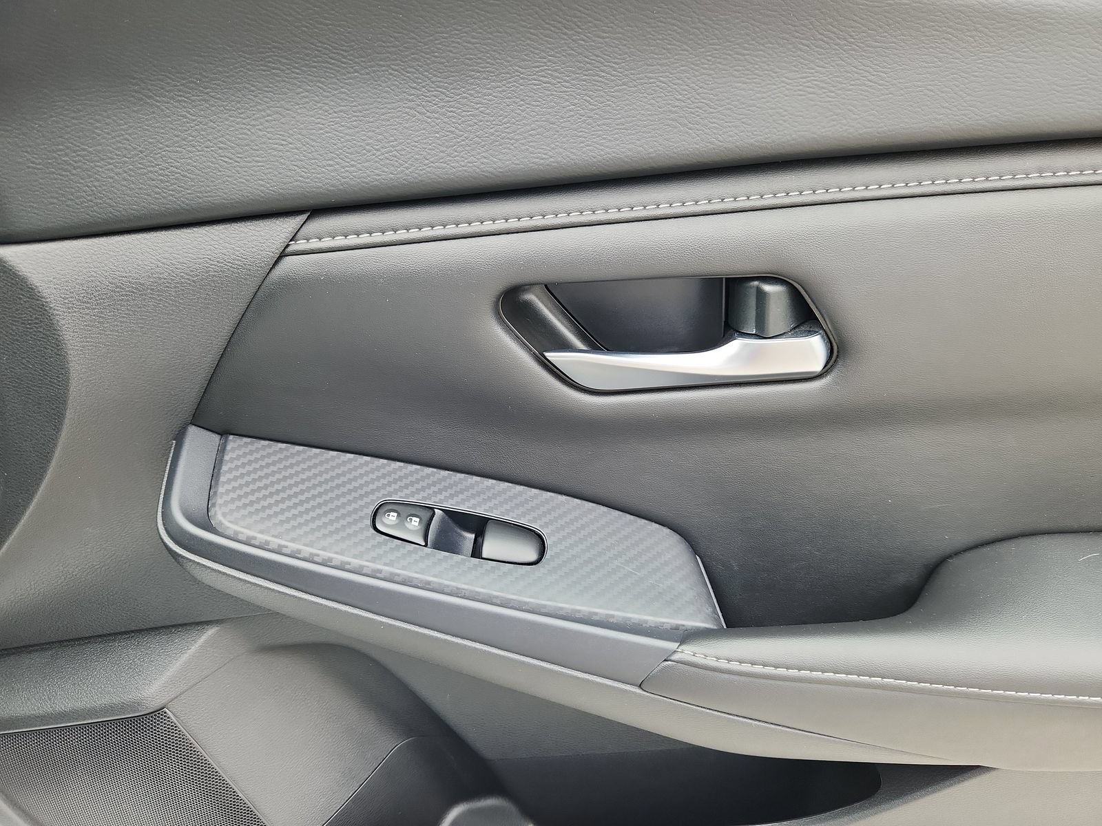Used 2024 Nissan Sentra SV FWD image 16