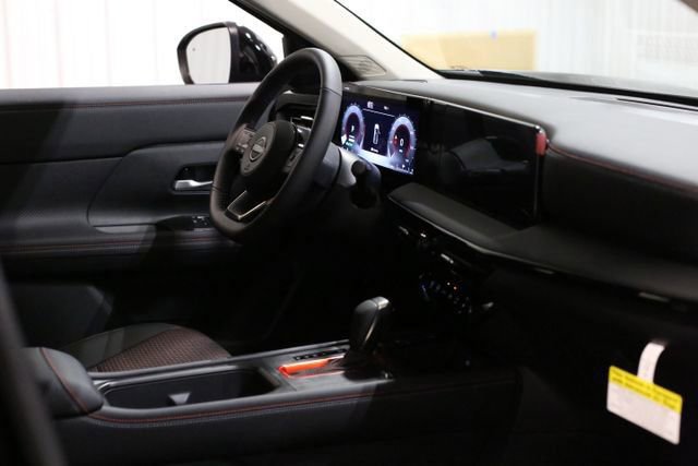 New 2026 Nissan Kicks SR w/ Cold Weather Package image 21