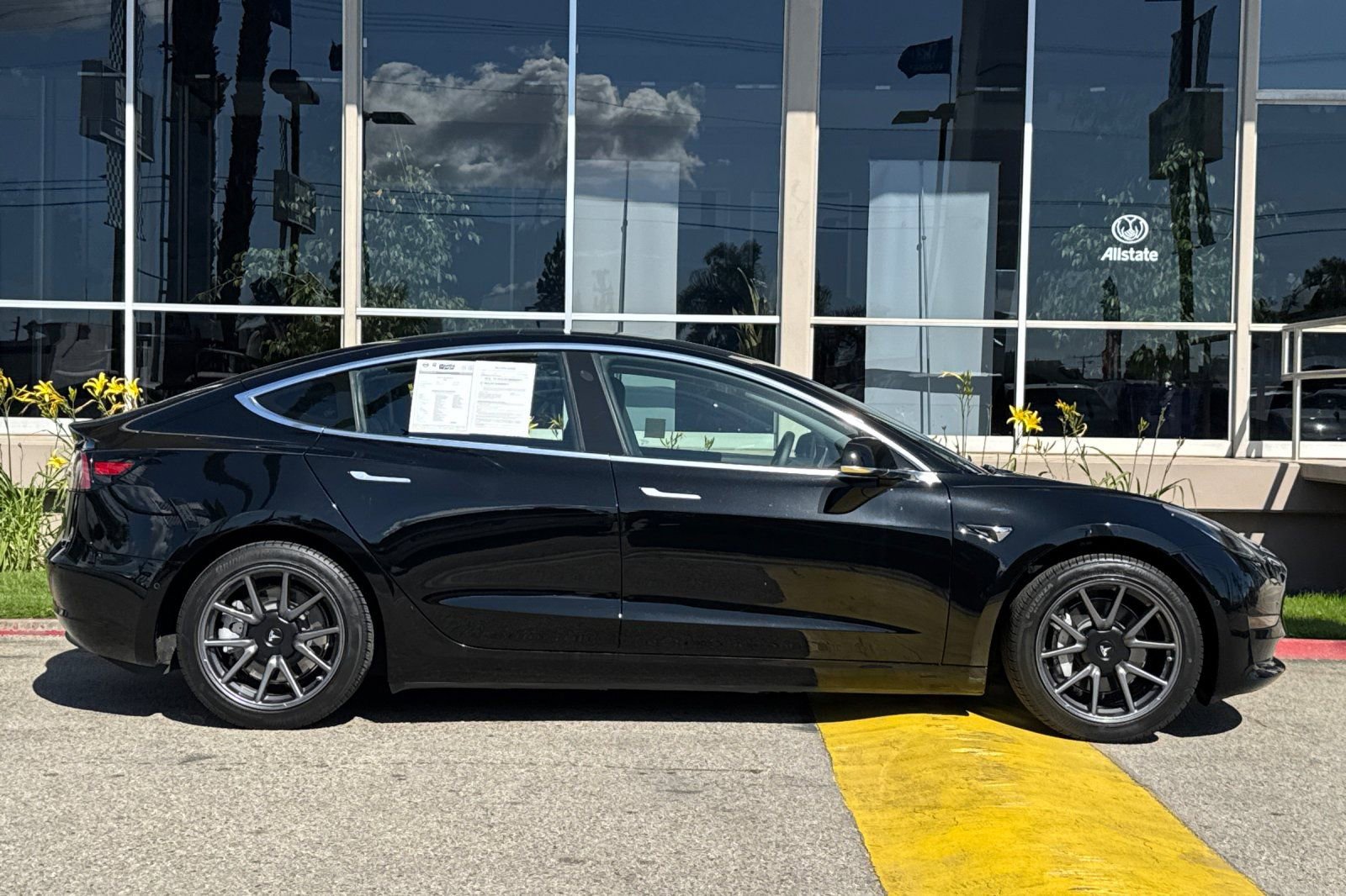 Used 2018 Tesla Model 3 Long Range RWD image 3