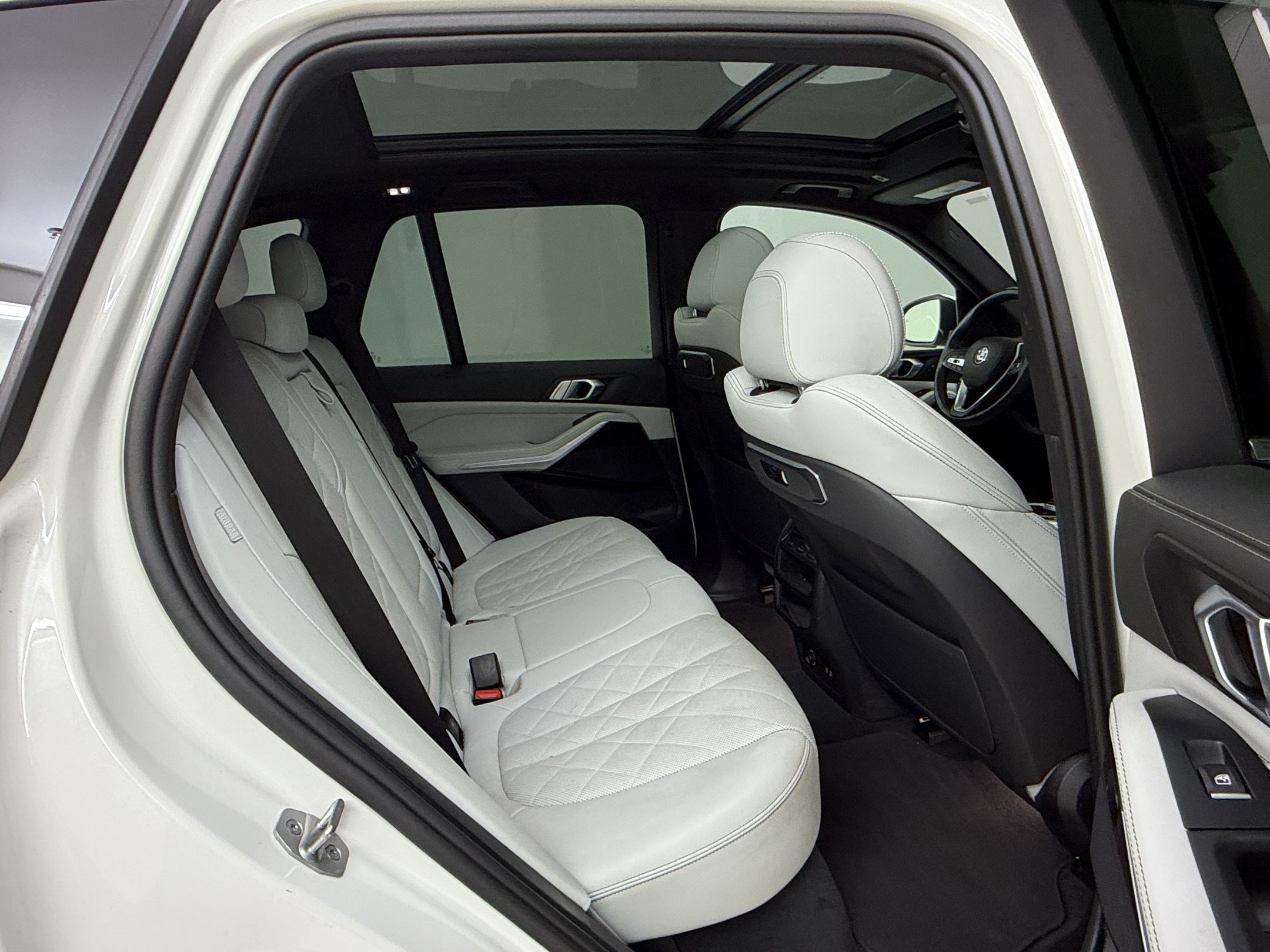 Used 2024 BMW X5 sDrive40i w/ Parking Assistance Package RWD image 30