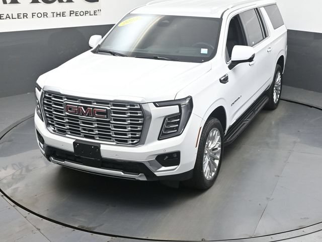 Used 2025 GMC Yukon XL Denali AWD/4WD image 44