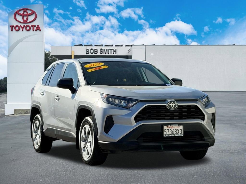 Used 2022 Toyota RAV4 LE image 4