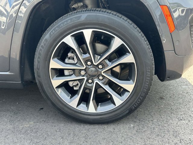 Certified 2023 Jeep Grand Cherokee L Overland AWD/4WD image 10
