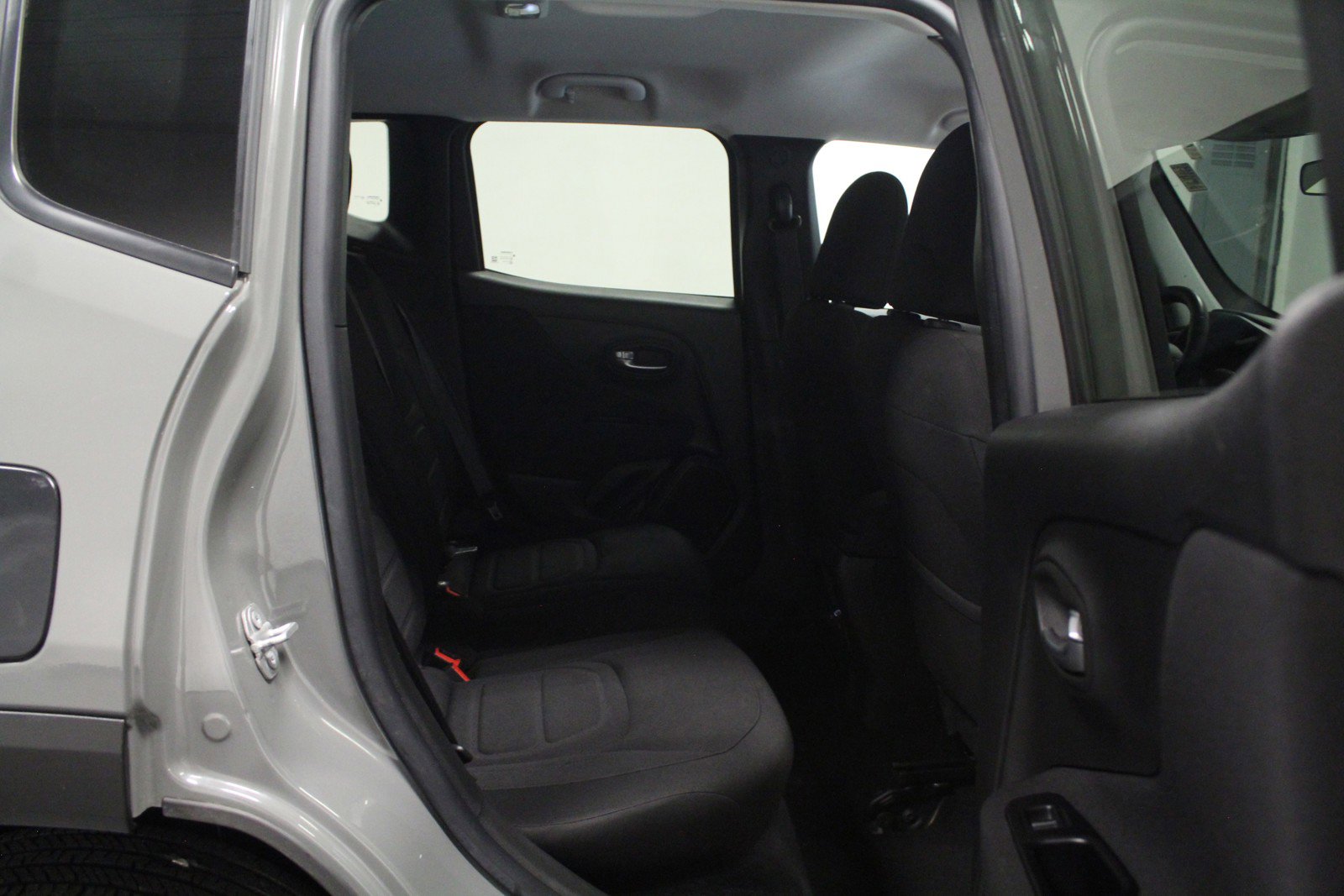 Used 2021 Jeep Renegade Latitude w/ Luxury Group I image 15