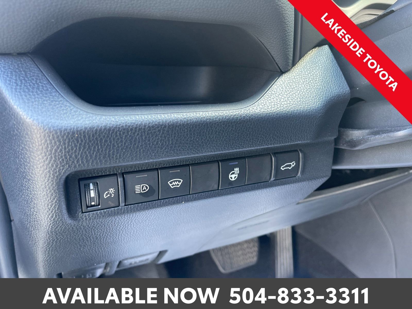 Used 2023 Toyota RAV4 XLE Premium image 31