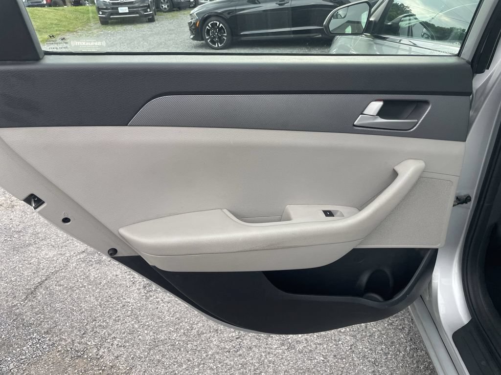 Used 2017 Hyundai Sonata SE FWD image 19