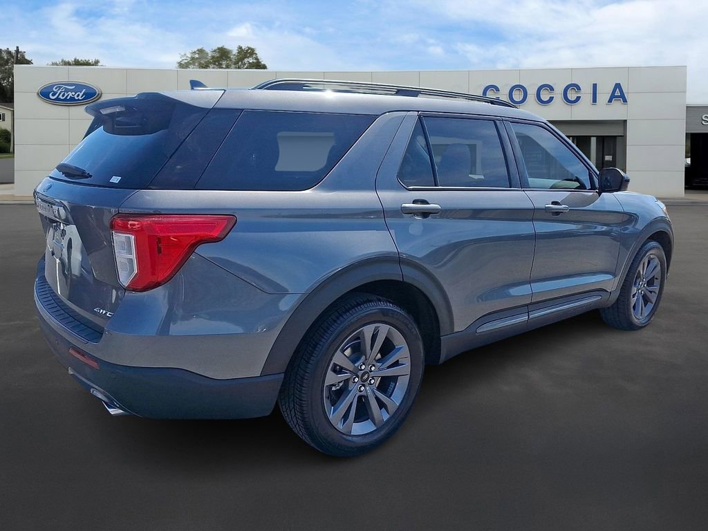 Certified 2023 Ford Explorer XLT w/ Equipment Group 202A AWD/4WD image 4