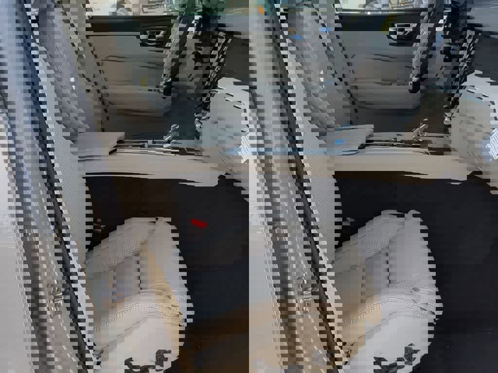 New 2026 Volvo XC60 B5 Ultra w/ Protection Package Premier image 20