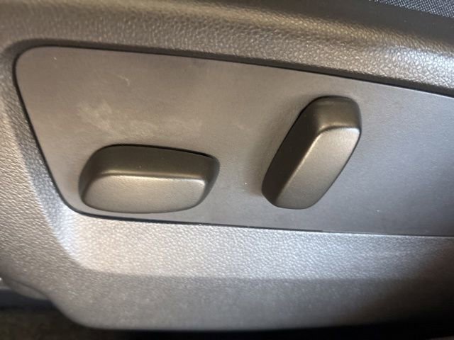 Used 2023 Buick Envision Essence w/ Sport Touring Package image 16