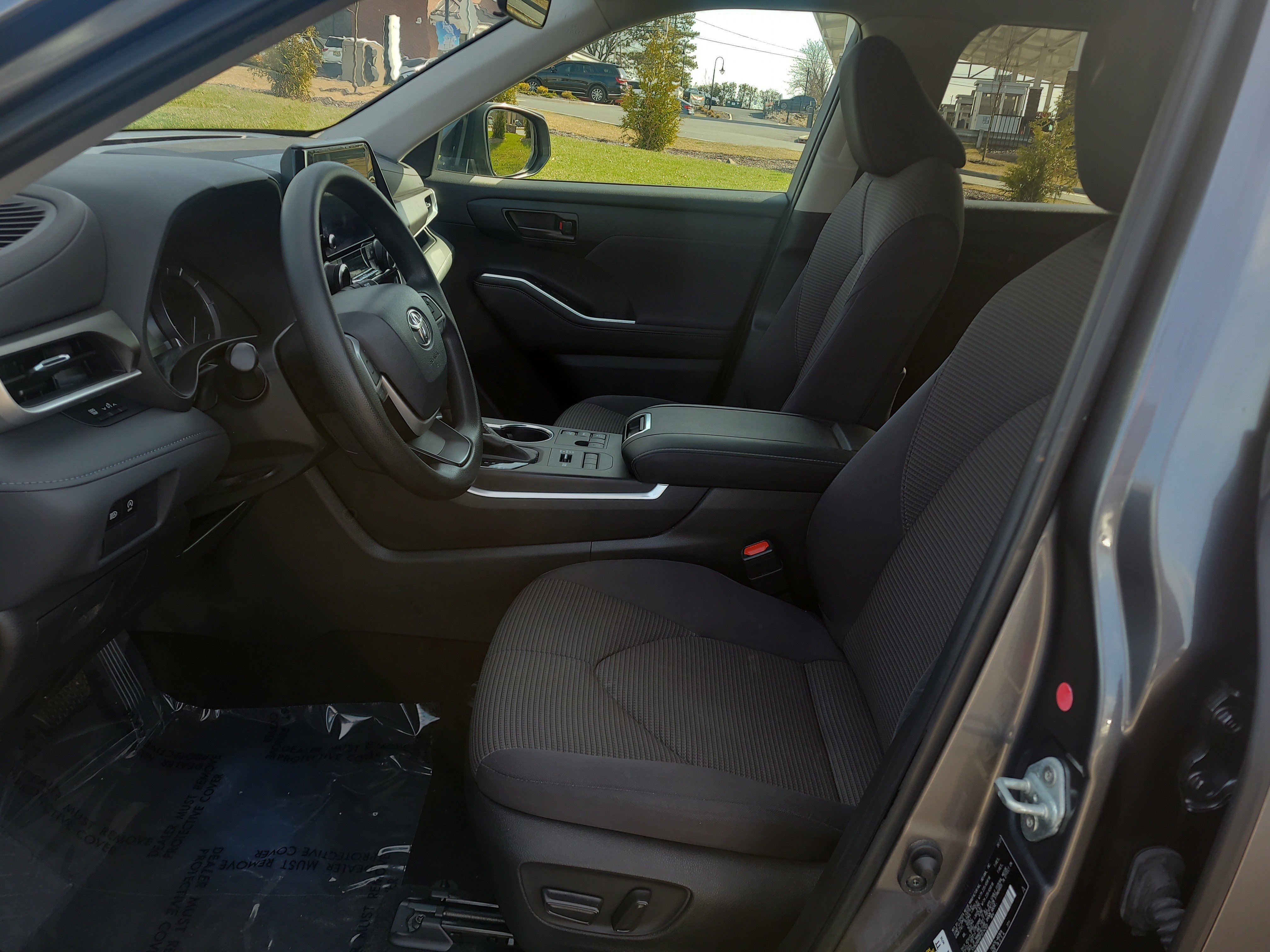 Used 2023 Toyota Highlander L AWD/4WD image 17