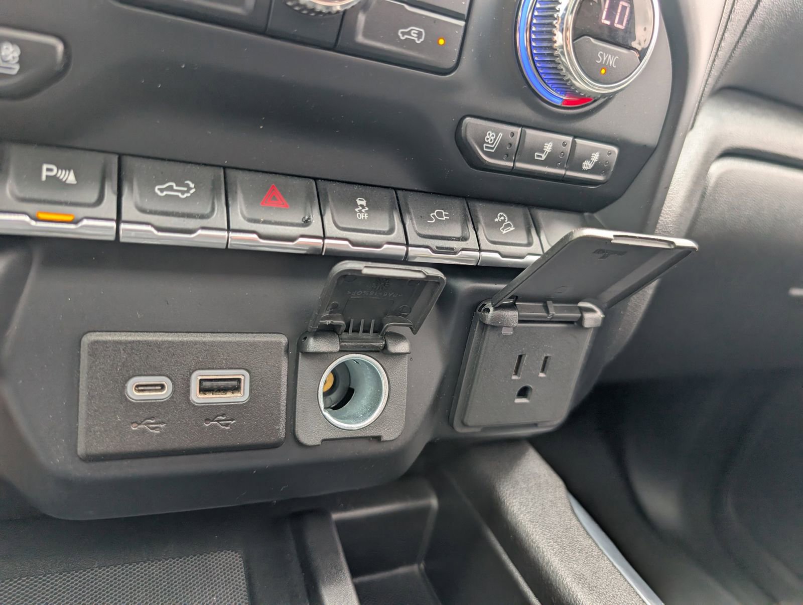Used 2021 GMC Sierra 1500 Denali w/ Driver Alert Package II AWD/4WD image 33