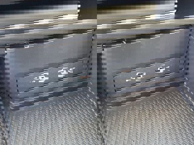 Certified 2025 Volkswagen Atlas SE image 26