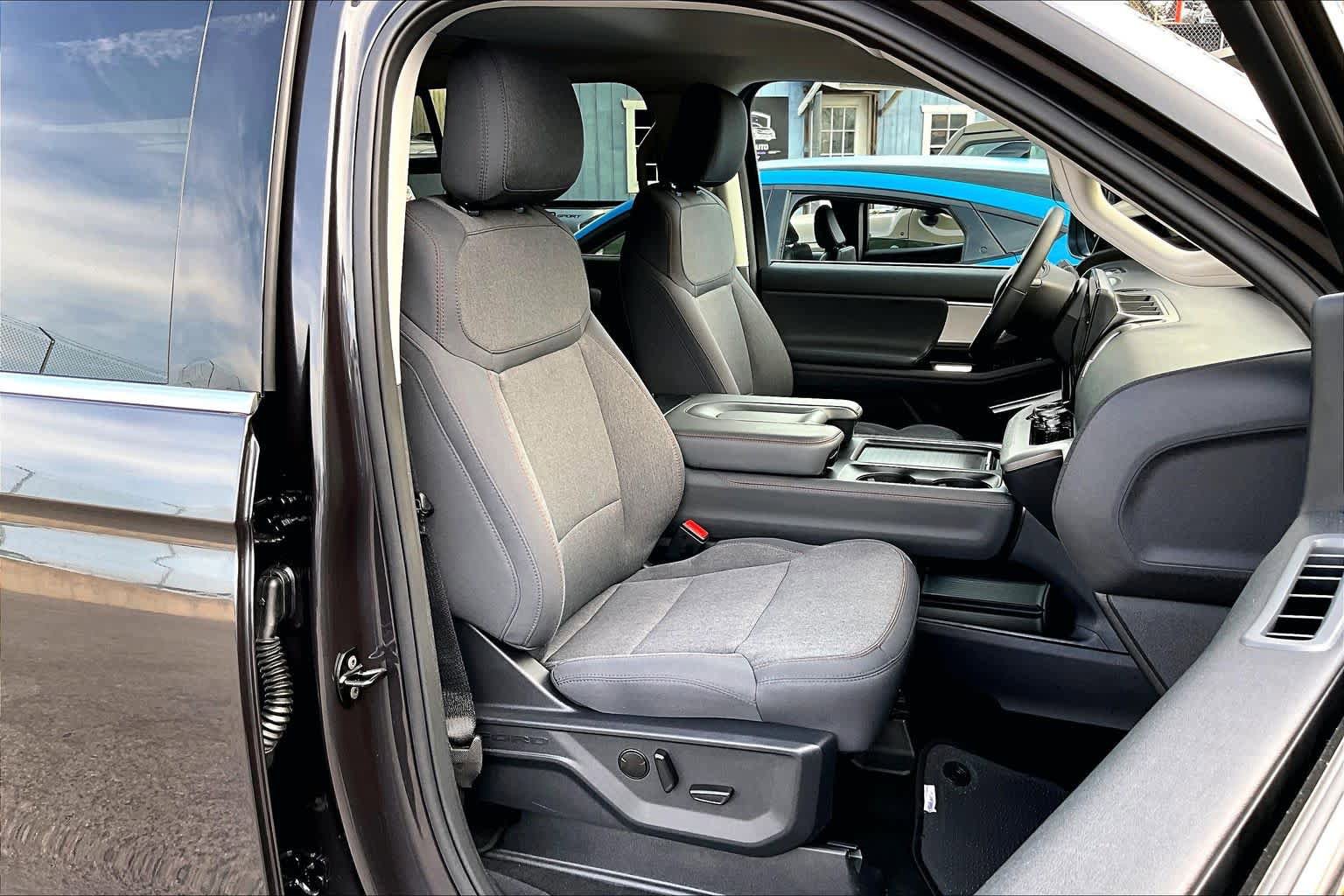 Certified 2025 Ford Expedition Max Active RWD image 9