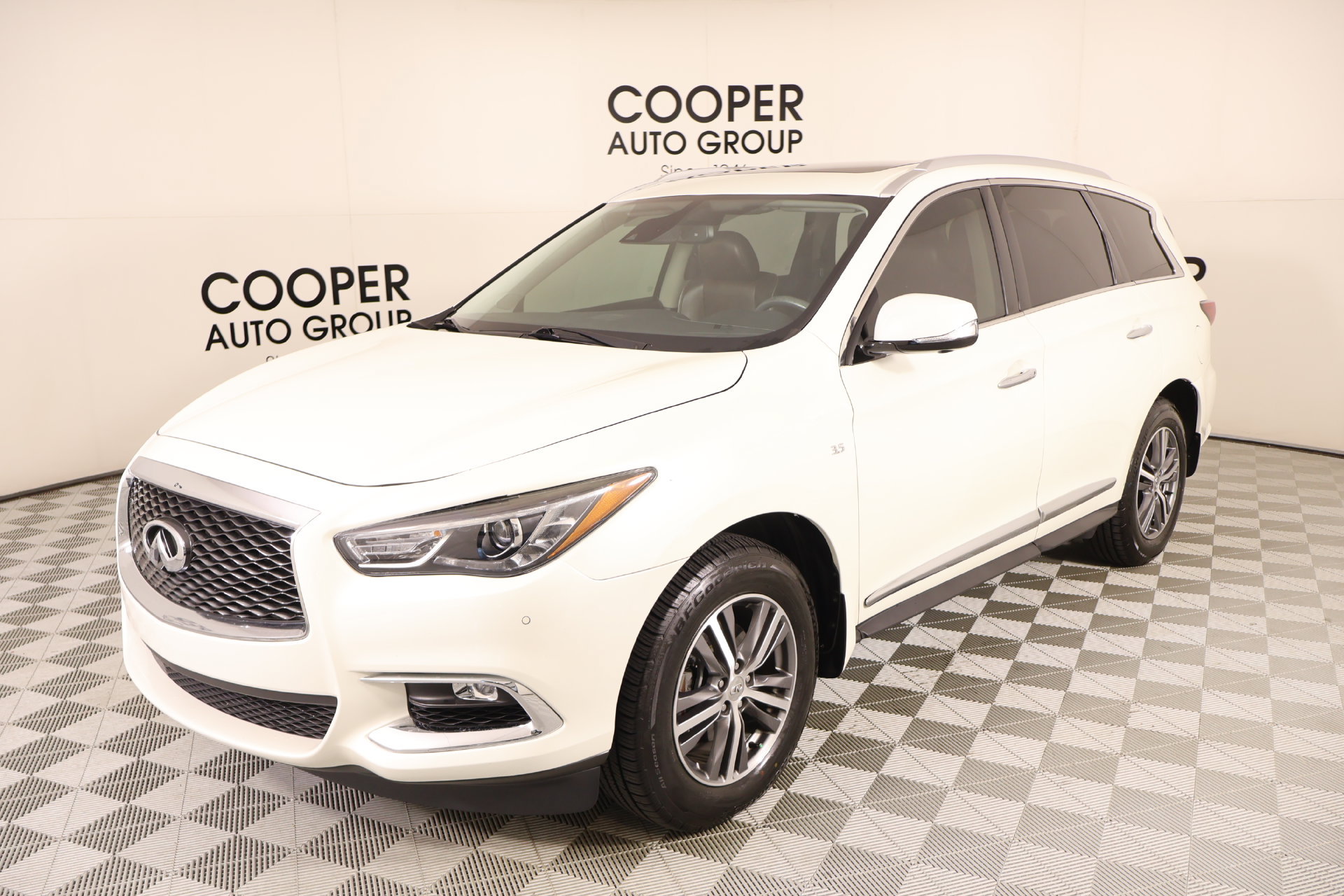 Used 2020 INFINITI QX60 Luxe w/ Essential Package AWD/4WD image 11
