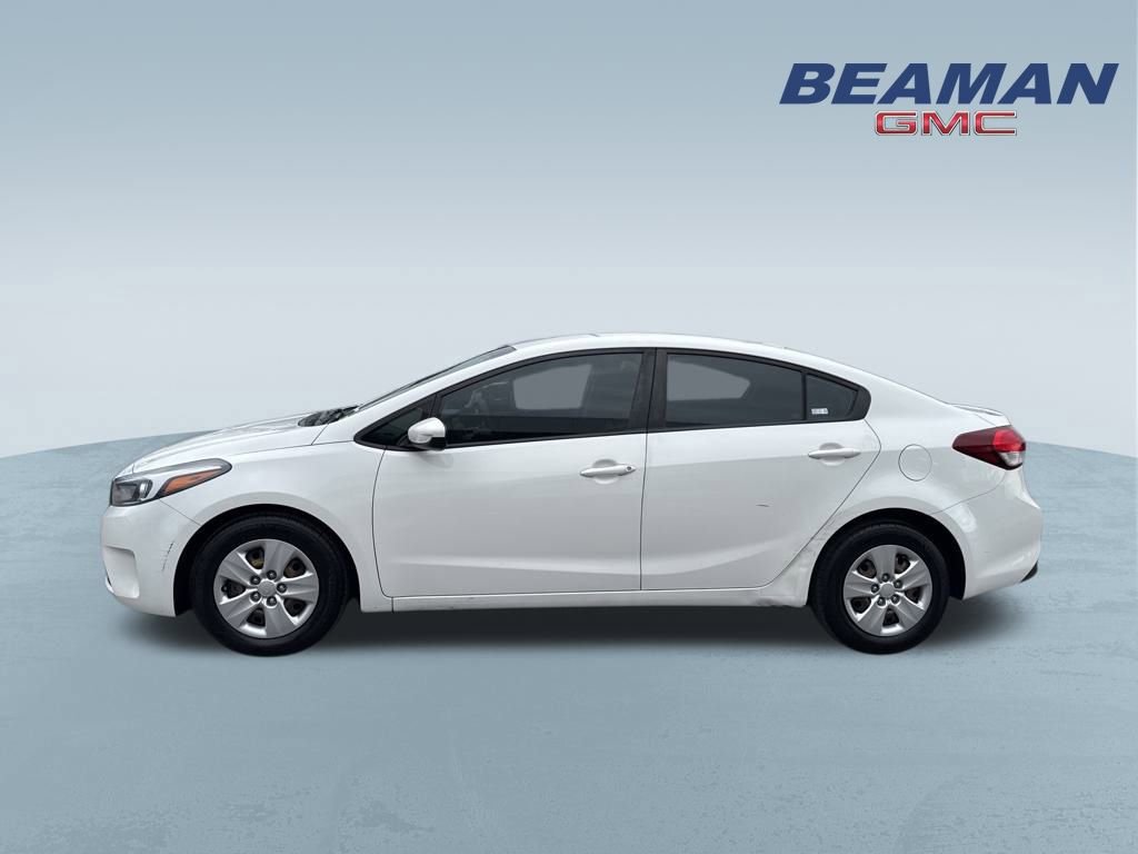 Used 2017 Kia Forte LX image 4