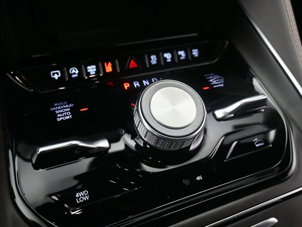 Used 2024 Jeep Grand Wagoneer L 4WD image 33