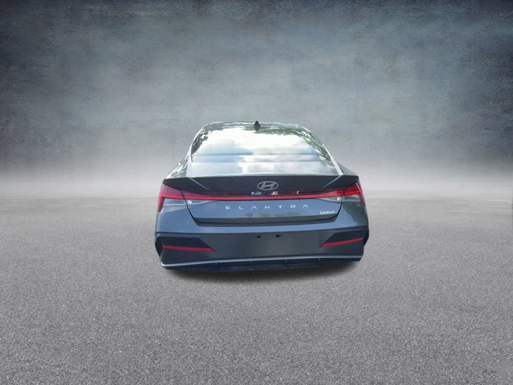 New 2025 Hyundai Elantra Limited image 18
