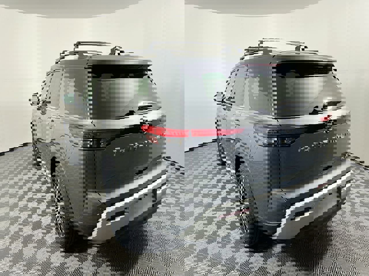 Used 2024 Nissan Pathfinder Platinum image 5